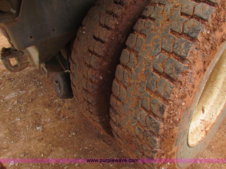 image for item B7208 1989 Peterbilt 357 dump truck