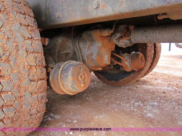 image for item B7208 1989 Peterbilt 357 dump truck