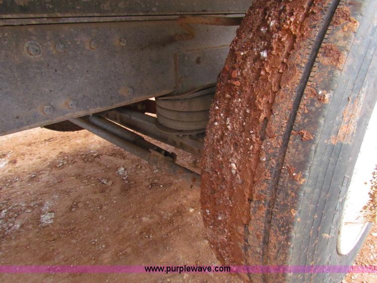 image for item B7208 1989 Peterbilt 357 dump truck