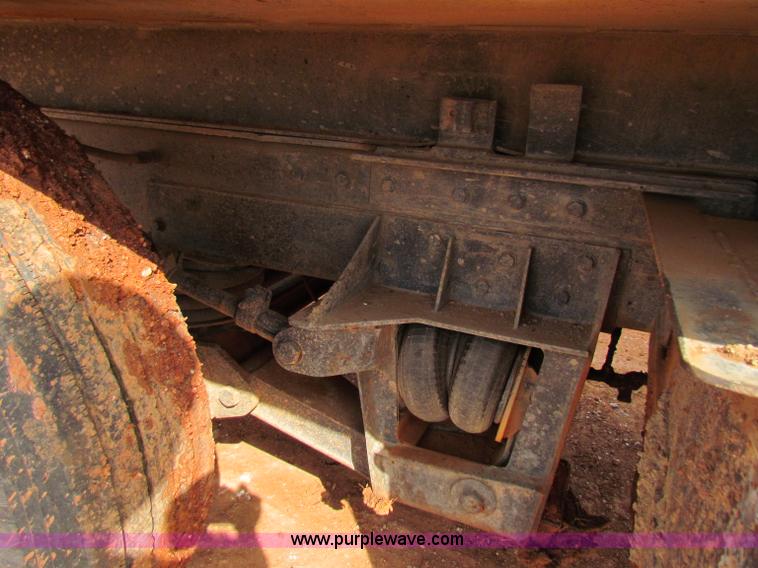 image for item B7208 1989 Peterbilt 357 dump truck