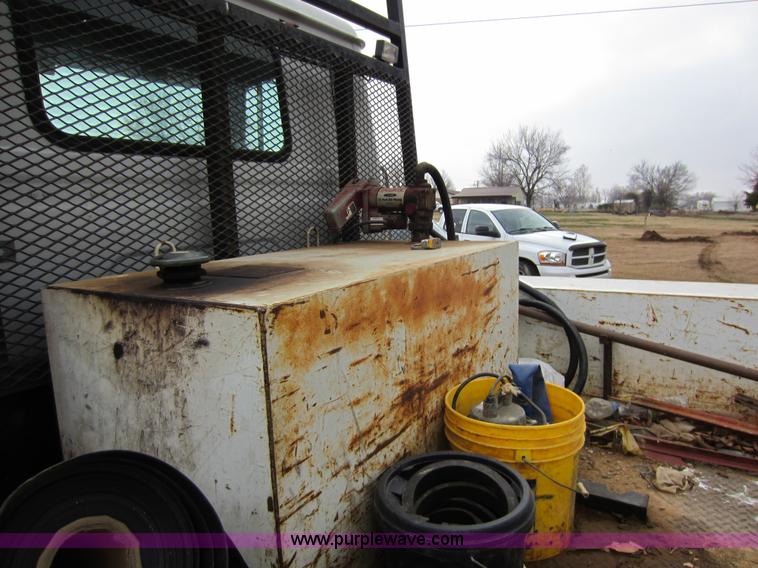 image for item C5278 1998 Volvo WG semi truck