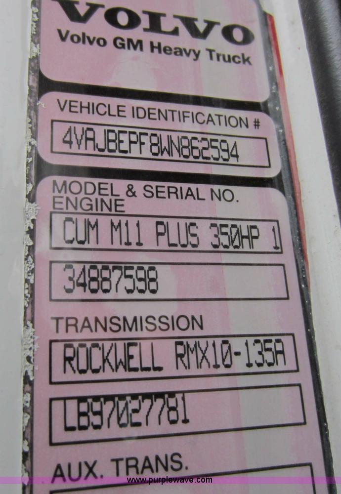 image for item C5278 1998 Volvo WG semi truck