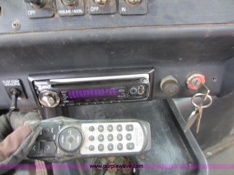 image for item C5278 1998 Volvo WG semi truck