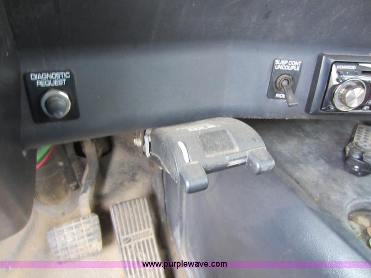 image for item C5278 1998 Volvo WG semi truck