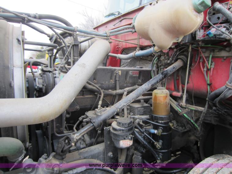 image for item C5278 1998 Volvo WG semi truck