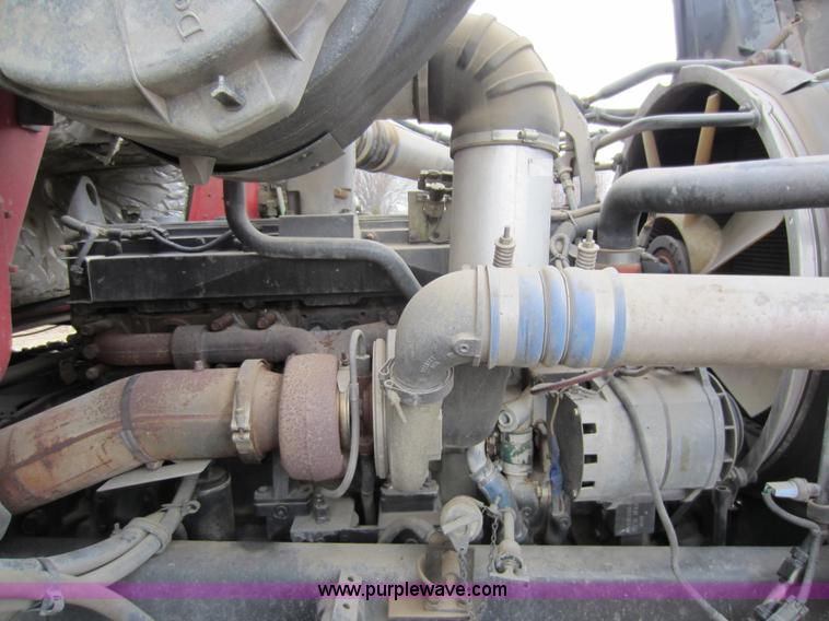 image for item C5278 1998 Volvo WG semi truck