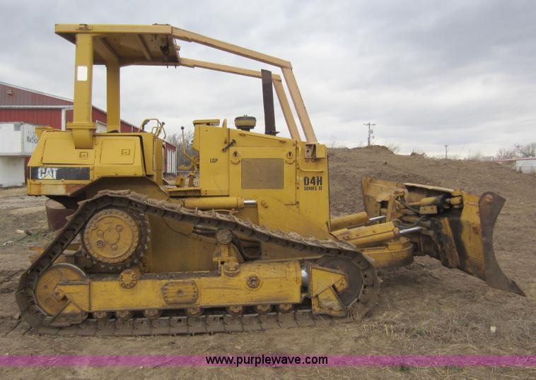 image for item C5348 1988 Caterpillar D4H LGP Series II dozer