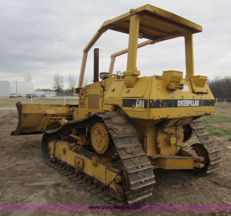 image for item C5348 1988 Caterpillar D4H LGP Series II dozer
