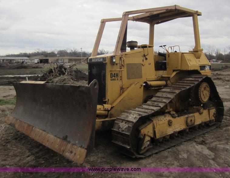 image for item C5348 1988 Caterpillar D4H LGP Series II dozer