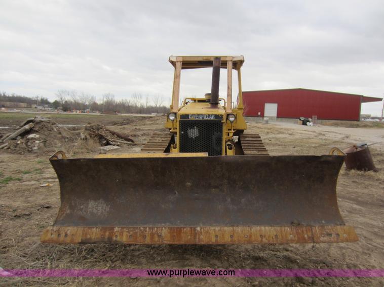 image for item C5348 1988 Caterpillar D4H LGP Series II dozer