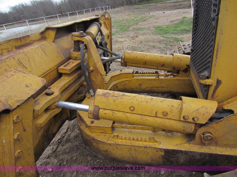 image for item C5348 1988 Caterpillar D4H LGP Series II dozer