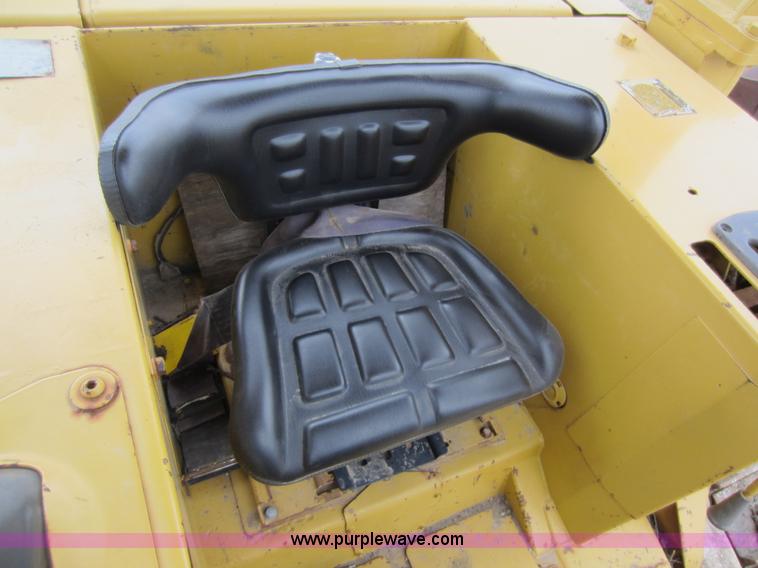 image for item C5348 1988 Caterpillar D4H LGP Series II dozer