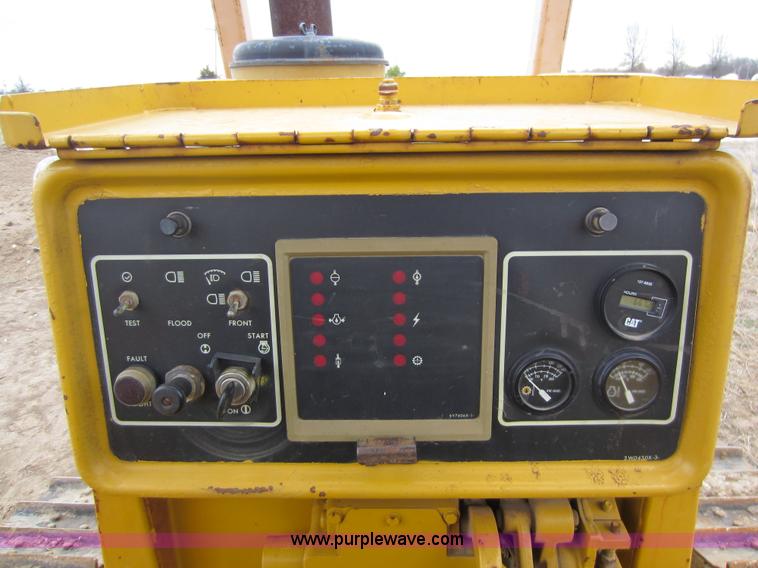 image for item C5348 1988 Caterpillar D4H LGP Series II dozer