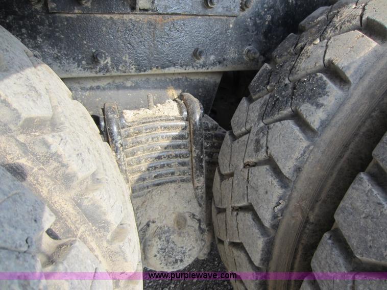 image for item C5366 1988 Mack DM686S roll off truck