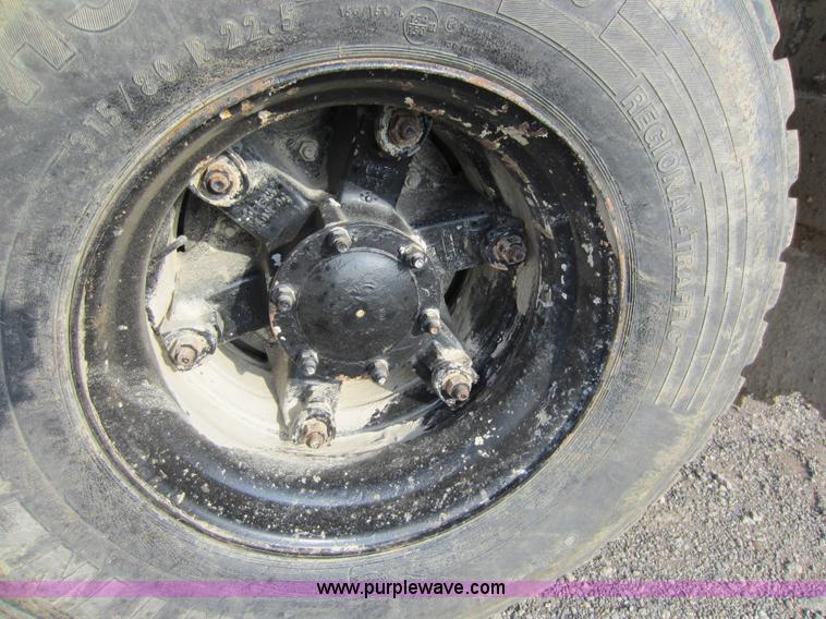 image for item C5366 1988 Mack DM686S roll off truck