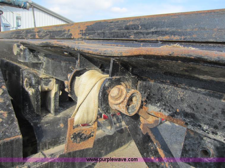 image for item C5366 1988 Mack DM686S roll off truck