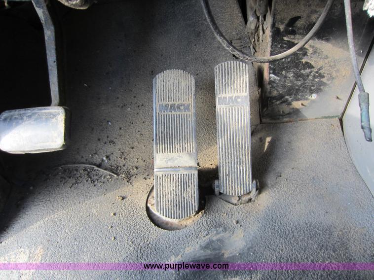 image for item C5366 1988 Mack DM686S roll off truck