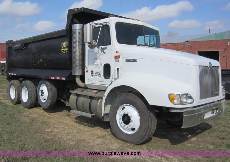 image for item C5375 1999 International 9200 dump truck