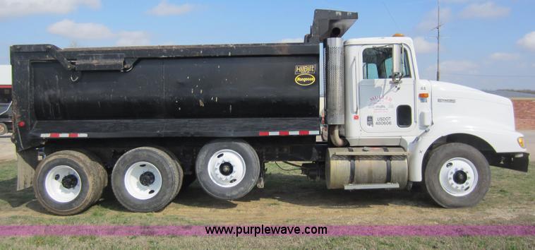 image for item C5375 1999 International 9200 dump truck