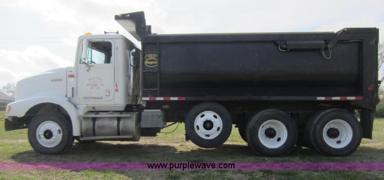 image for item C5375 1999 International 9200 dump truck