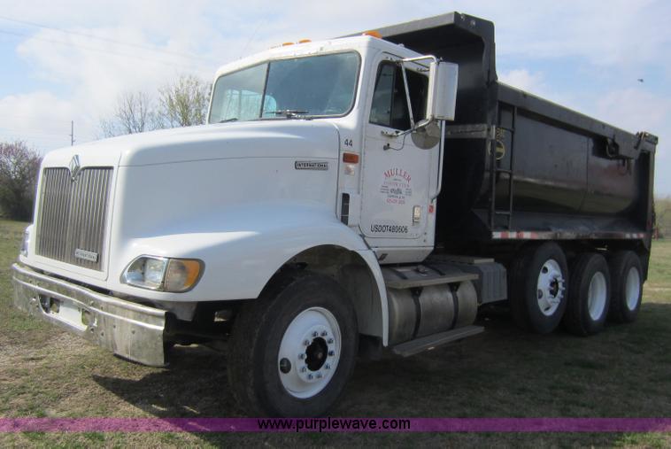 image for item C5375 1999 International 9200 dump truck