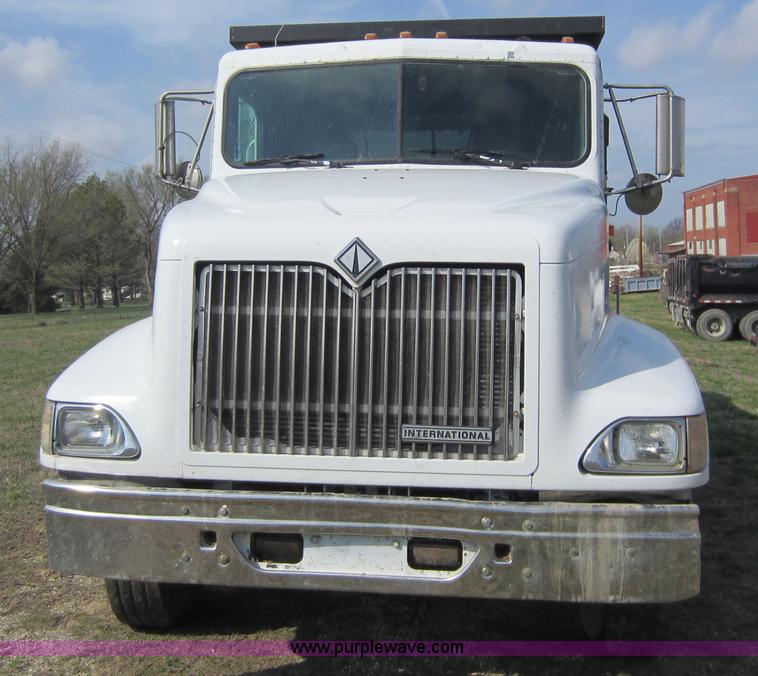 image for item C5375 1999 International 9200 dump truck