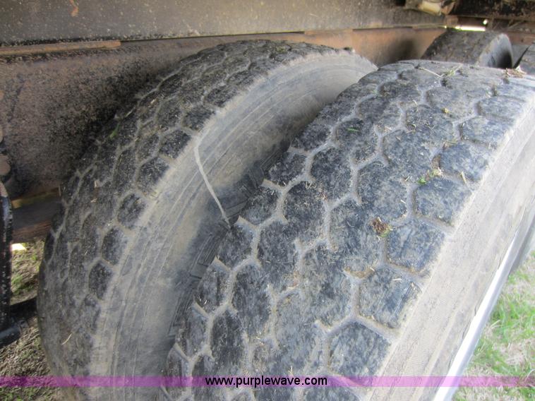 image for item C5375 1999 International 9200 dump truck