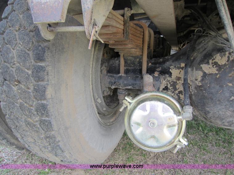 image for item C5375 1999 International 9200 dump truck