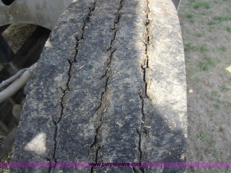 image for item C5375 1999 International 9200 dump truck