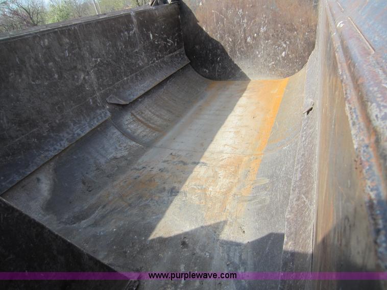 image for item C5375 1999 International 9200 dump truck