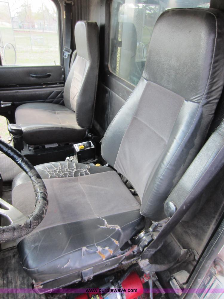 image for item C5375 1999 International 9200 dump truck