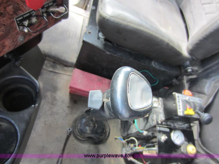 image for item C5375 1999 International 9200 dump truck