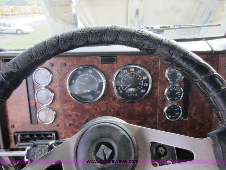 image for item C5375 1999 International 9200 dump truck