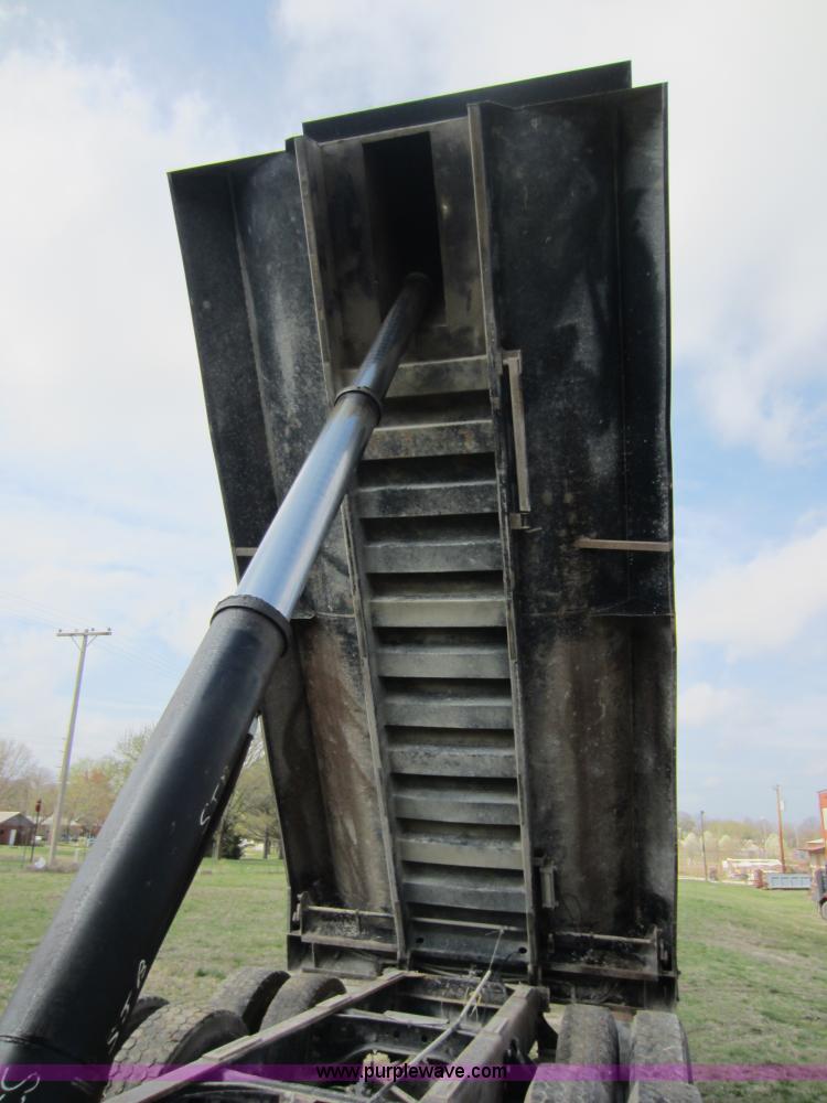 image for item C5375 1999 International 9200 dump truck