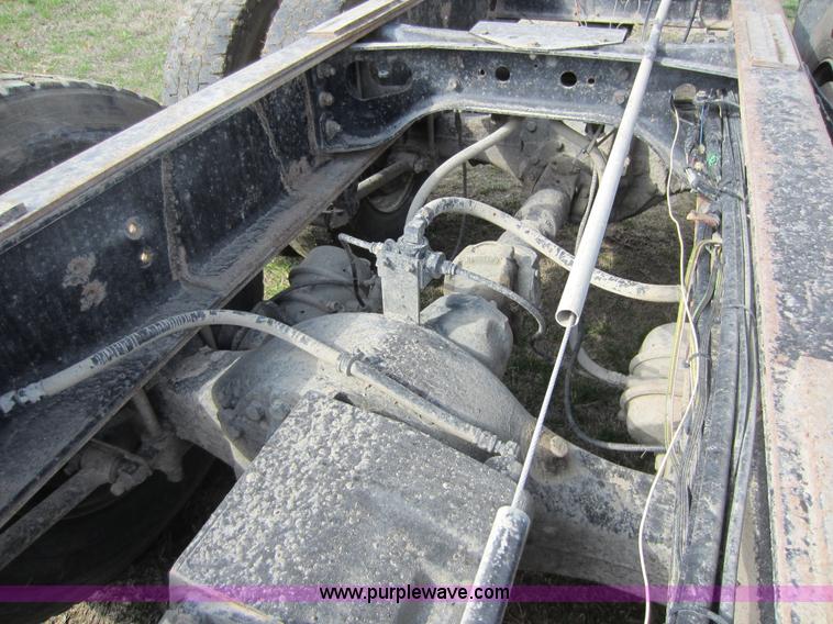 image for item C5375 1999 International 9200 dump truck