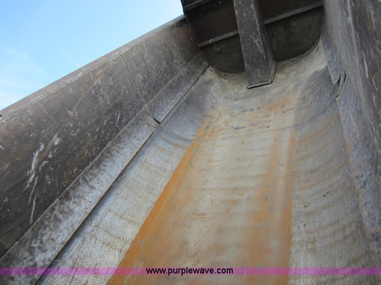 image for item C5375 1999 International 9200 dump truck