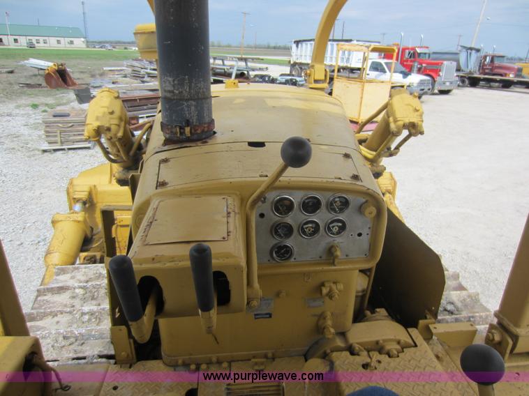 image for item C5388 1967 Caterpillar D7E dozer