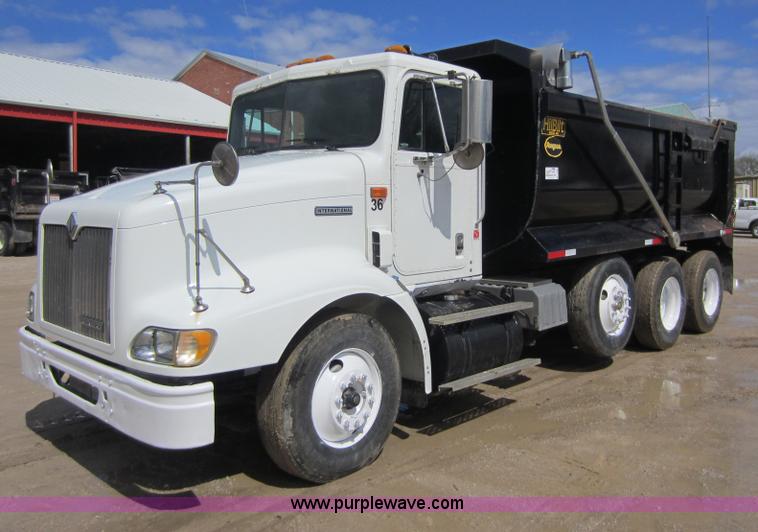 image for item C5399 1999 International 9200 dump truck