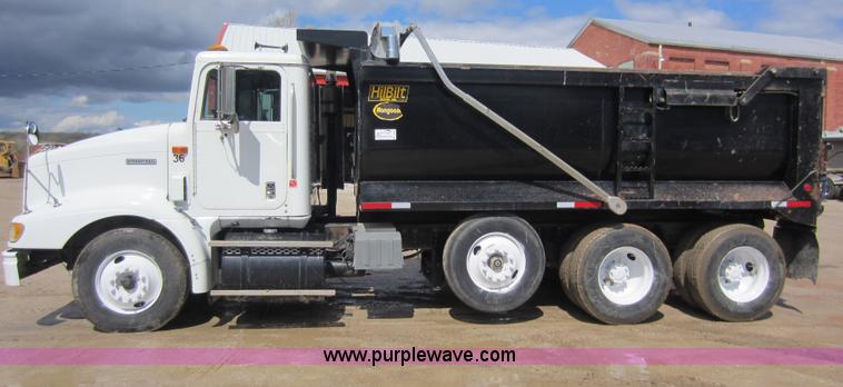 image for item C5399 1999 International 9200 dump truck