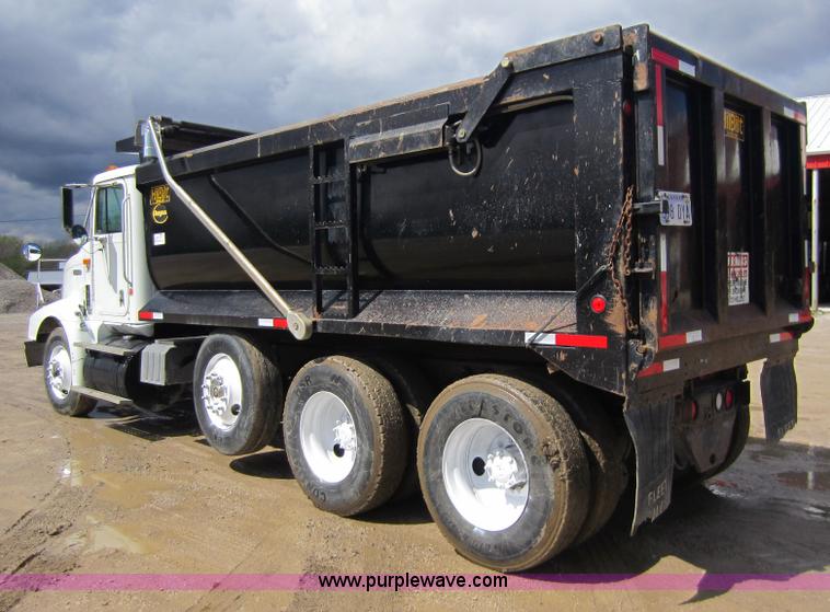 image for item C5399 1999 International 9200 dump truck