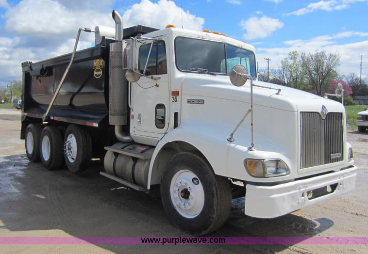 image for item C5399 1999 International 9200 dump truck