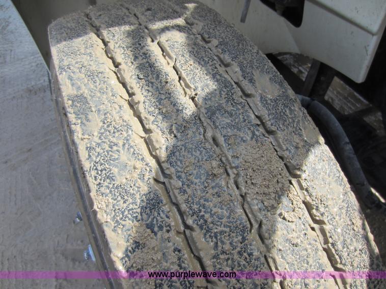 image for item C5399 1999 International 9200 dump truck