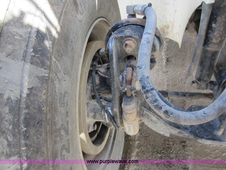 image for item C5399 1999 International 9200 dump truck