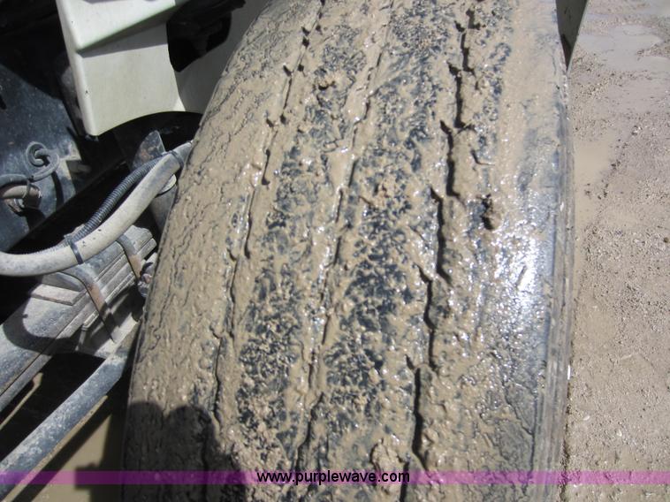 image for item C5399 1999 International 9200 dump truck