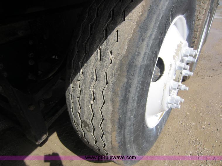 image for item C5399 1999 International 9200 dump truck