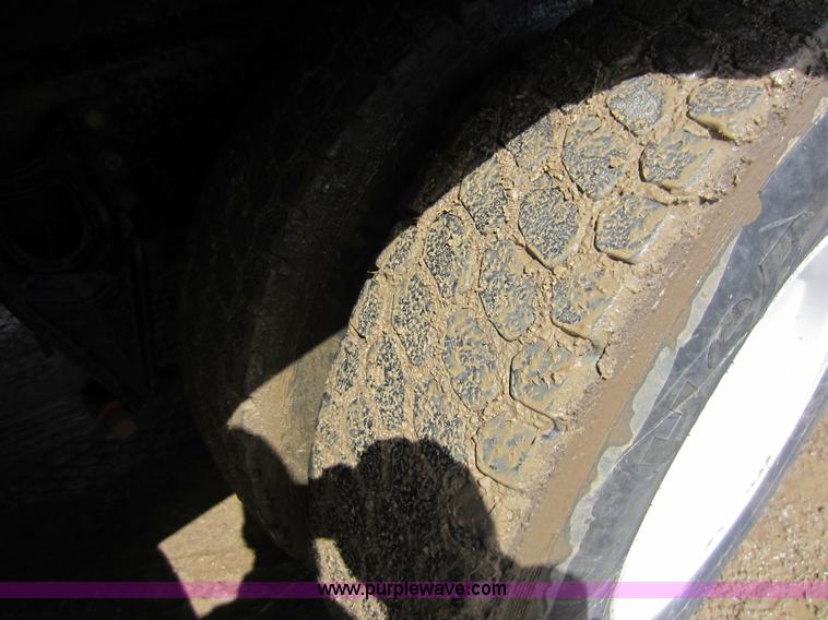 image for item C5399 1999 International 9200 dump truck