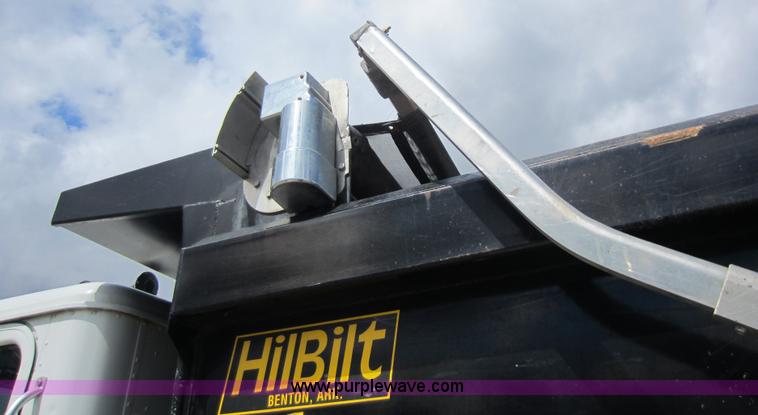 image for item C5399 1999 International 9200 dump truck