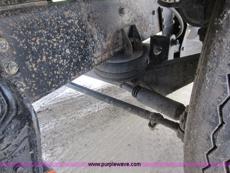 image for item C5399 1999 International 9200 dump truck