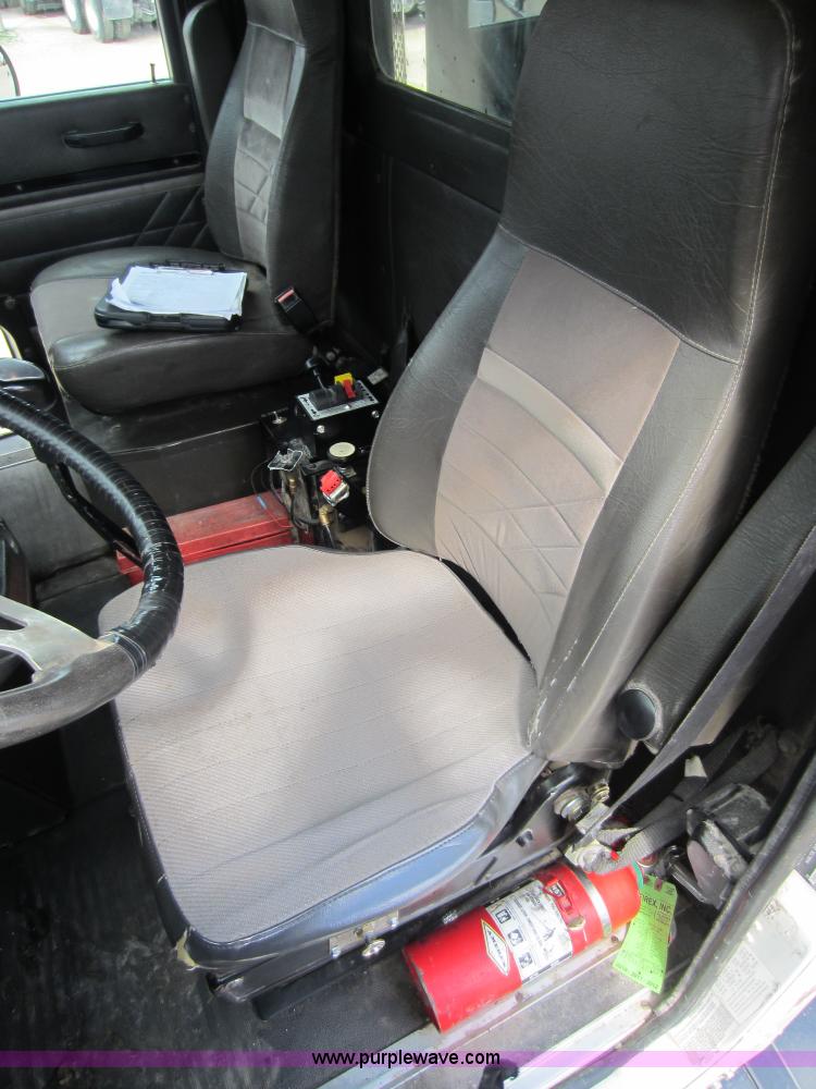 image for item C5399 1999 International 9200 dump truck