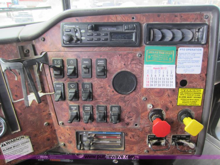 image for item C5399 1999 International 9200 dump truck